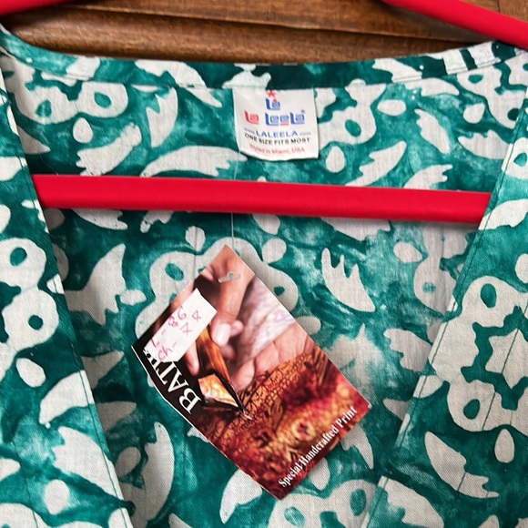 Cover Up, Batik - Picture 2 of 3